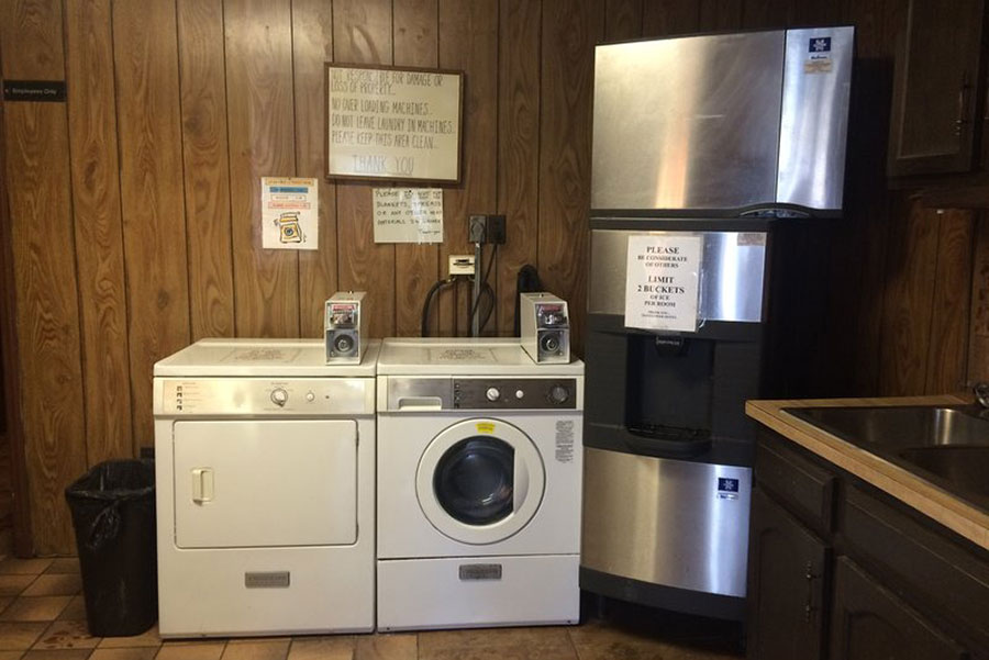 guest laundry and ice machines